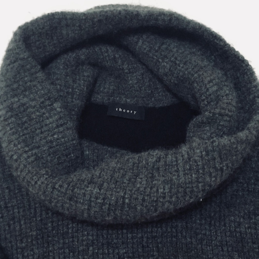 Theory cashmere turtleneck
